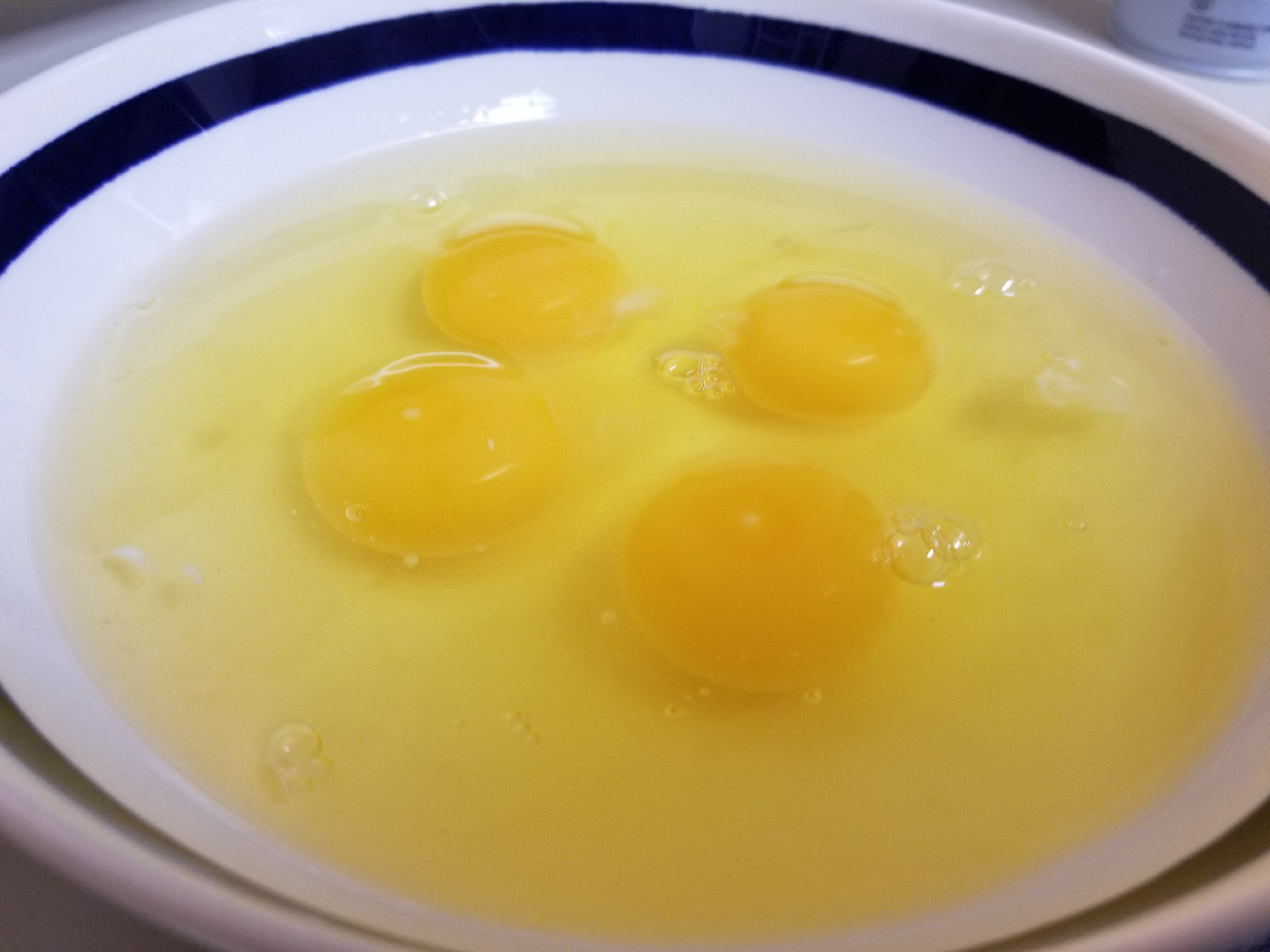 4 Eggs and 4 Egg Whites